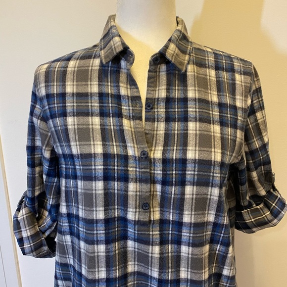 Shirt dress - Picture 2 of 5